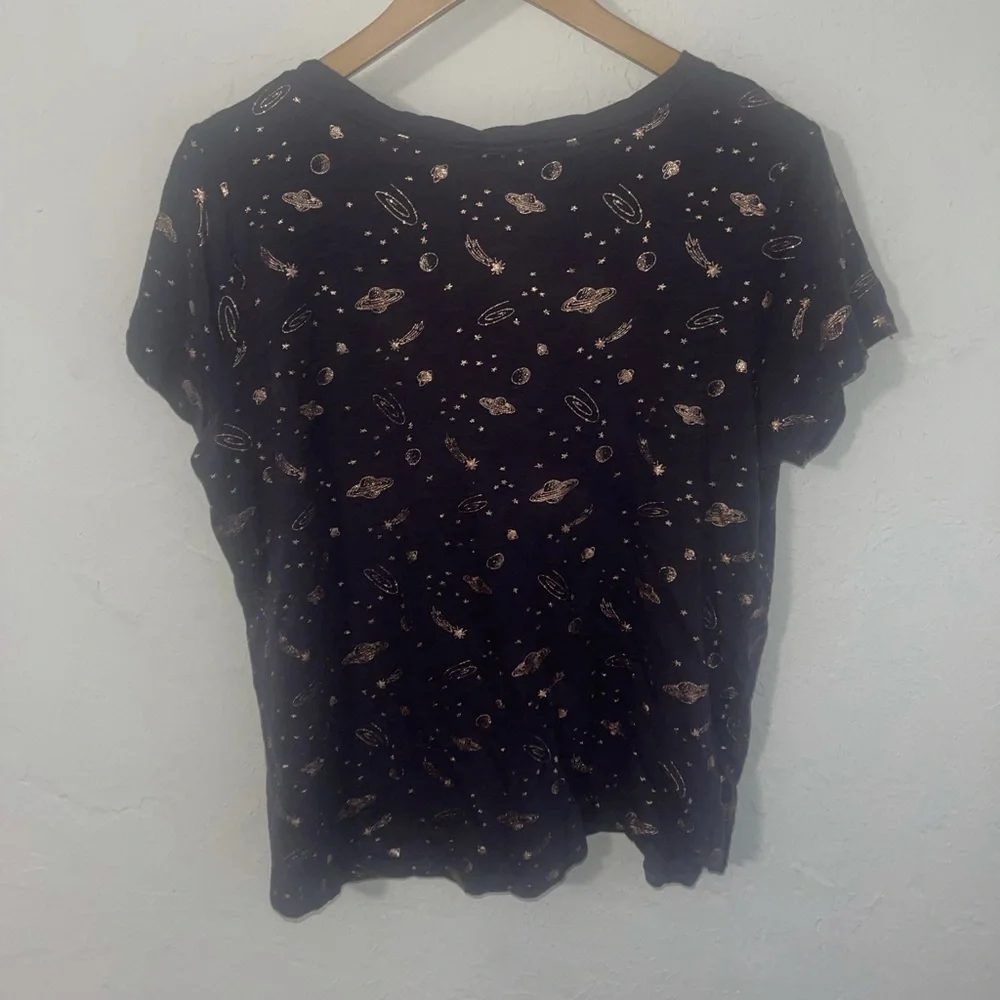 Torrid metallic galaxy print v neck pocket tee - Picture 5 of 6